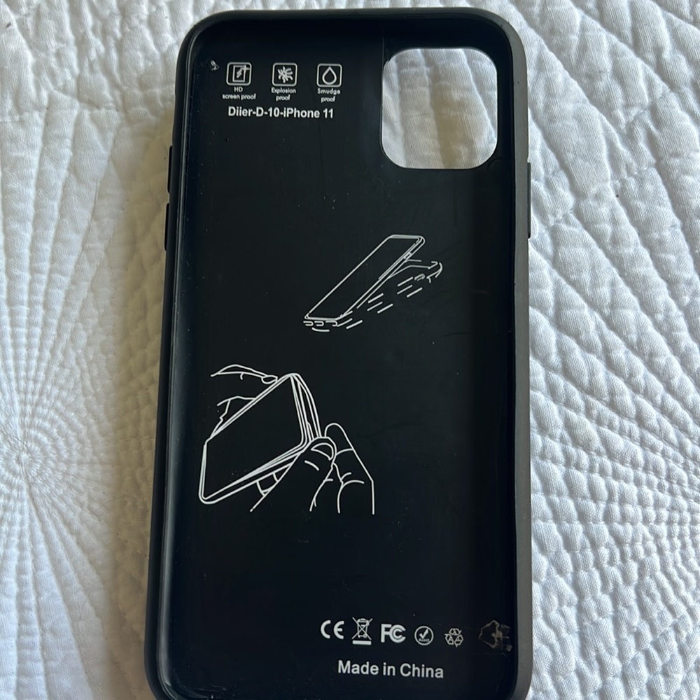 iPhone 11 case - Picture 2 of 5